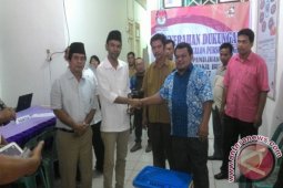 Pasangan &acirc;&euro;&oelig;Razokhi&acirc;&euro; Ingin Selamatkan Uang Rakyat