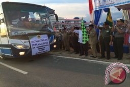 Wabup Labusel Lepas Calhaj