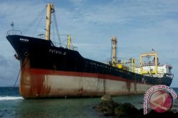 Kapal Pataya-III terdampar di Sabang