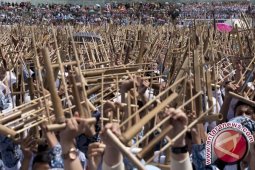 Tim Angklung SMAN 3 Bandung Memukau Paris
