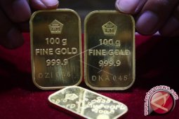 Emas Turun Akibat Ambil Untung Meski Dolar Melemah