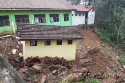 Dua Sekolah di Trenggalek Rusak Terdampak Longsor