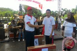 Warga Antusias Jalan Sehat "BUMN Untuk Negeri"