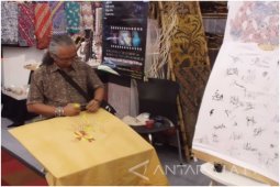 UMKM Tulungagung Pamerkan Produk Seni Lukis dengan Tusuk Gigi