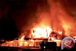 Terminal lama Bandara Hasanuddin terbakar
