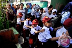 "full day school" Perlu Kajian Ulang