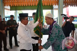 Sekda Lepas 94 Jemaah Haji