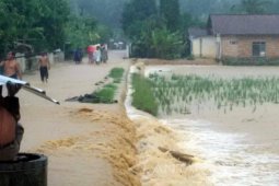 Trenggalek Evaluasi Menyeluruh Penanggulangan Banjir Munjungan