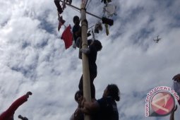 PANJAT PINANG WANITA