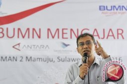 LKBN Antara Beri Bantuan Alat Olahraga Sekolah Mamuju