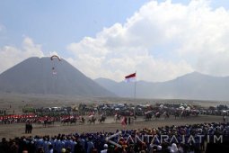 Upacara Bendera Warga Suku Tengger Dihadiri Menteri Siti Nurbaya