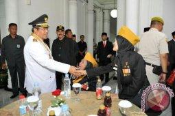 Gubernur Aher Beramah-tamah dengan Perintis Kemerdekaan
