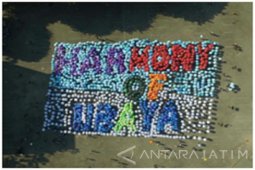 Ubaya Pecahkan Rekor MURI Konfigurasi Payung Terbanyak