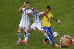 Warga Brasil Menyambut Gembira Prestasi Tim Sepak Bola