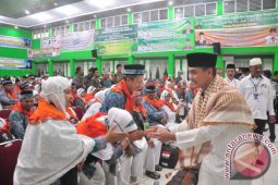 Gubernur minta jamaah jadi tamu yang berakhlak