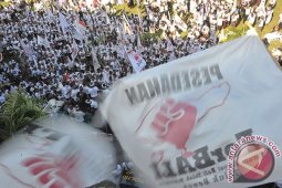 Aksi Tolak Reklamasi di Gedung DPRD