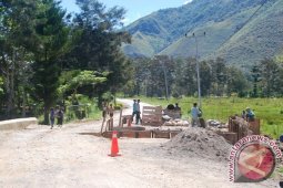 Pemprov Papua klaim pembangunan jalan-jembatan buka keterisolasian