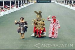 Menteri Susi Hadiri "Jember Fashion Carnival"