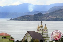 PESONA DANAU TOBA