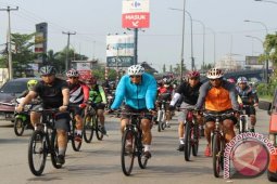Kapolda Metro Jaya-Kapolres Bekasi Gowes Bersama