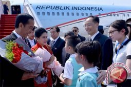 Jokowi Baris Terdepan Saat Foto Pembukaan G20