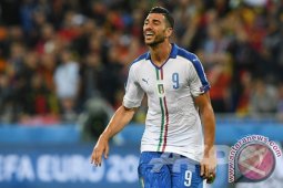 Bermain dengan 10 orang, Italia gebuk Israel 3-1