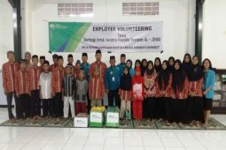 BPJS Ketenagakerjaan Rungkut Santuni Anak Yatim