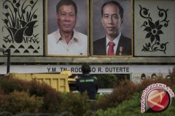 Jokowi minta Duterte bantu selesaikan masalah WNI