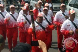 Bupati Bekasi Sambut Rombongan Kirap Api PON