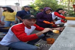 Wali Kota Risma Dukung Pengecatan Kampung Nelayan
