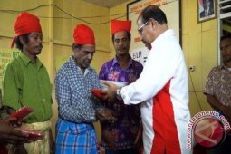 Nono Sampono Kunjungi Suku Naulu