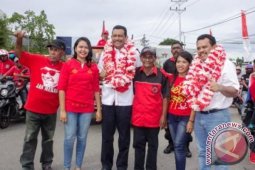 Pasangan Pantas Pawai Keliling Kota Ambon