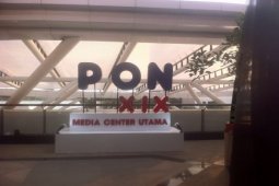 Gubernur Aher Resmikan Media Center PON