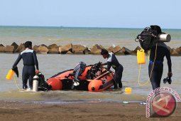 Atlet Jalani Sesi Latihan di Pantai Tirtamaya