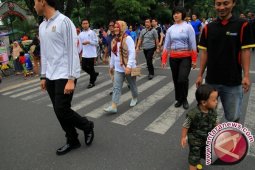 Ayo coba, rapat sambil berjalan kaki