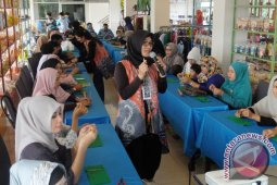 Advertorial - Pemkab Dorong Perekonomian Keluarga Melalui Keterampilan