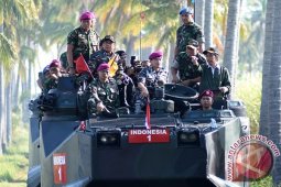 Presiden Tinjau Operasi Amfibi TNI AL
