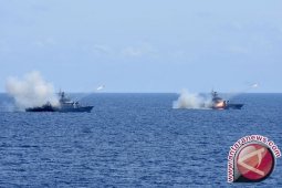 Presiden saksikan simulasi tempur di Karang Tekok