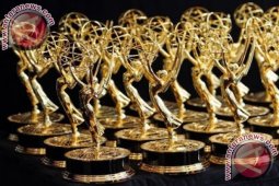 Emmy 2016, apa dan siapa