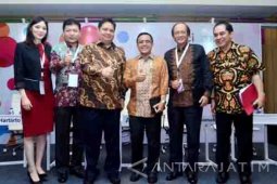 FPCI Berikan Penghargaan kepada Bupati Abdullah Azwar Anas