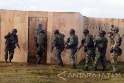 Prajurit Intai Amfibi Bebaskan Sandera