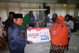 Pemkab Sidoarjo Salurkan Bantuan Gerobak Pelaku Usaha