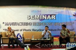 Ubaya Ubah Pola Pikir Masyarakat tentang Plastik