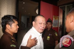 La Nyalla Dituntut 6 Tahun Penjara