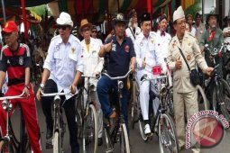 Mayor Leads Ontel Nusantara Parade