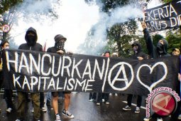 Tuntutan buruh saat demo hari ini