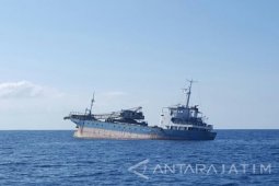Polres Sumenep Evakuasi Awak Kapal hampir Tenggelam