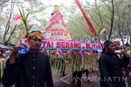 Larung Sesaji Pantai Serang