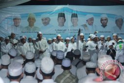 Ribuan Jamaah Hadiri Murakata Bershalawat