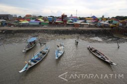 Mempercantik Kampung Nelayan